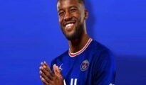 Tin bóng đá sáng 23/7: Wijnaldum phủ nhận đến PSG vì tiền