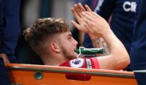 Elliott chấn thương làm lu mờ sự xuất sắc của Liverpool