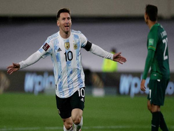 Messi lập hat trick trong màu áo đội tuyển quốc gia
