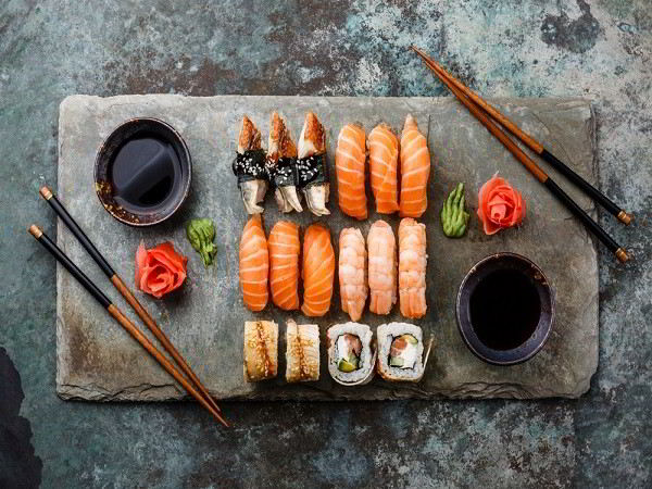 Hướng dẫn cách làm cơm cuộn sushi tại nhà chuẩn vị