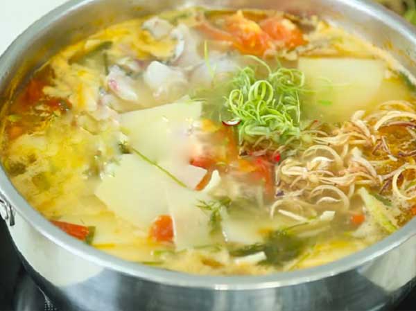 Ruột cá bớp nấu măng chua rất thơm ngon và hấp dẫn