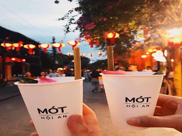 Thưởng trà, cafe trong không gian cổ xưa