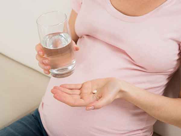 Việc bổ sung sắt và canxi đúng cách trong thai kỳ là bước đầu giúp bé phát triển khỏe mạnh