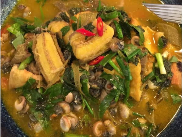 Xào ốc và om cùng chuối, đậu