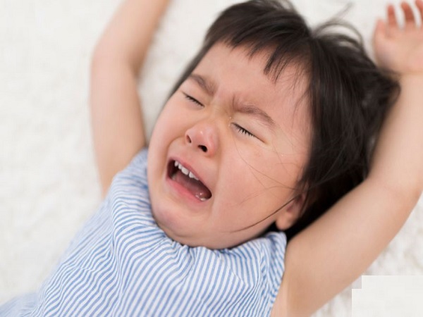 Hiểu nguyên nhân khiến trẻ 3 tuổi khóc đêm