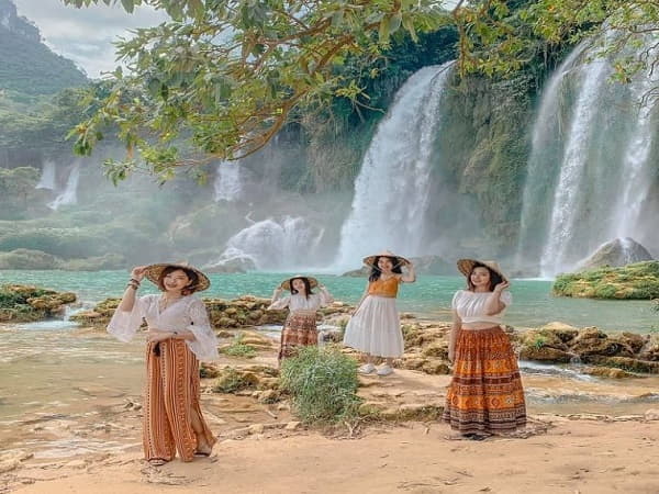Phối đồ theo nhóm – đồng điệu nhưng vẫn có nét riêng