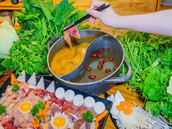 Léguda Buffet Rau Đà Lạt - Trải nghiệm lẩu nướng kết hợp