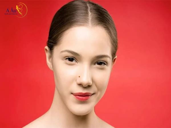 Giải mã nốt ruồi ở sống mũi nữ giới về vận mệnh tài lộc