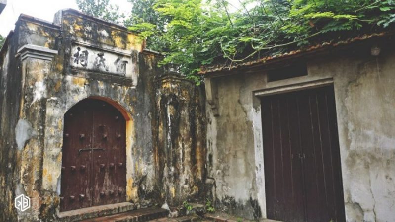 Cổng nhà cổ khu Đường Lâm