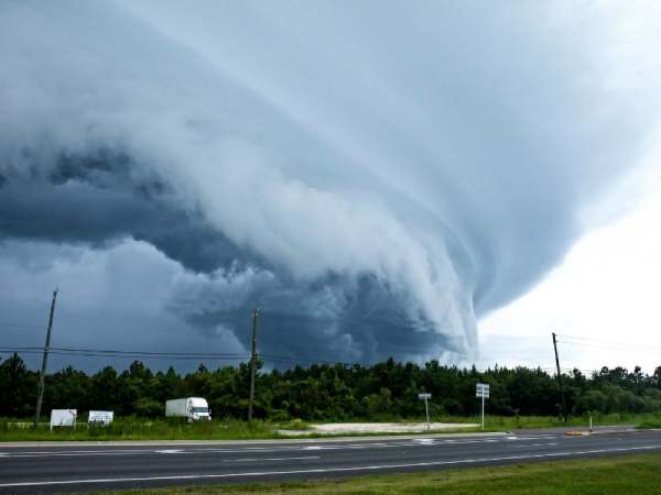 Thực hư nằm mơ thấy lốc xoáy là điềm gì trong giấc mơ?